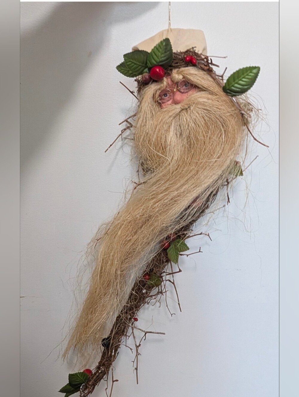 Vintage Rustic Resin Face Santa Claus Grapevine Wall Hanging Christmas Swag